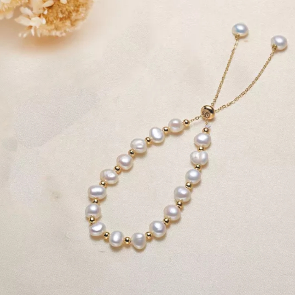 NWOT Beautiful Freshwater Pearl Adjustable Bracelet